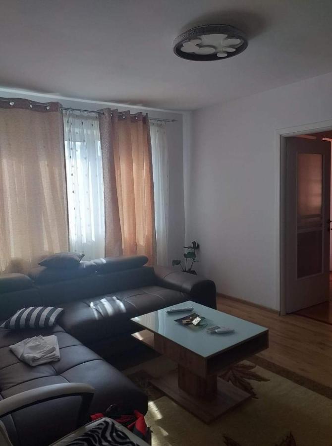 دروبيتا تورنو سيفيرين Apartament Cu Regim Hotelier In Dr.Tr. Severin المظهر الخارجي الصورة